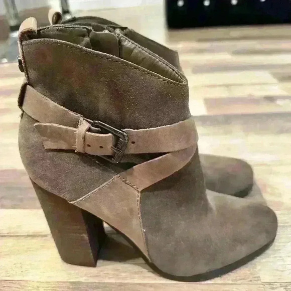 Guess Ankle Boots Sz. 8.5M - Picture 3 of 7